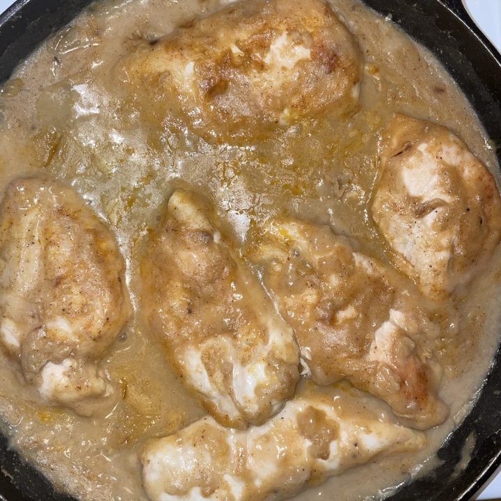 Smothered chicken (wheat, dairy)